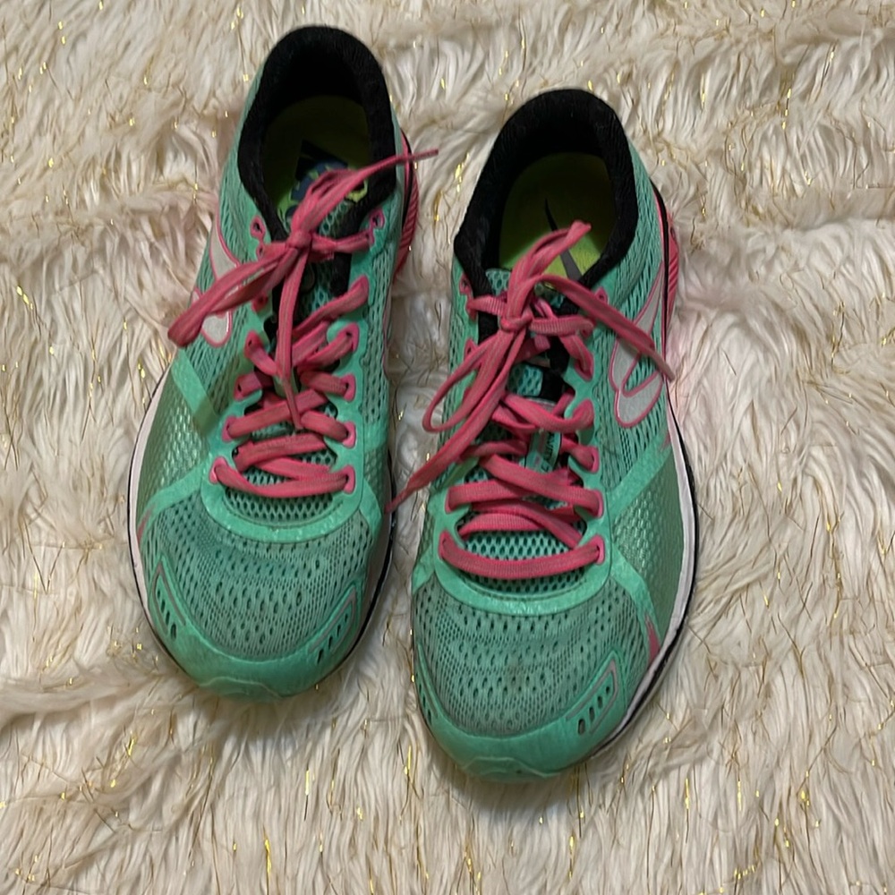 Newton Sneakers